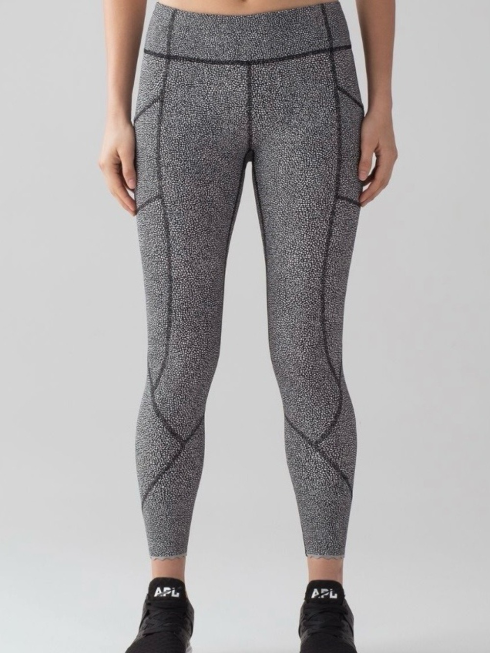Lululemon Tight Stuff Tight II Chakra Print Alpine White Black Size 8 Leggings